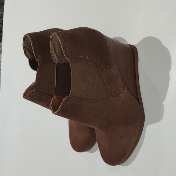 Beautiful brown boots by Audrey Brooks🍀☘️🌼 - Picture 2 of 13